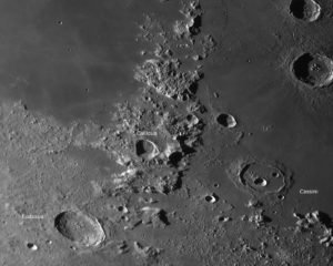 Cassini und der nördliche Teil des Kaukasus Gebirges , © 2019 by W. Paech+F. Hofmann – Camäleon Observatory, Namibia