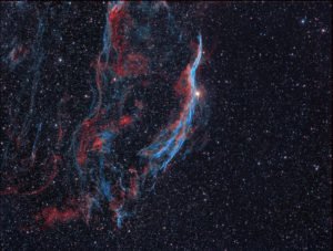 Bicolor-Aufnahme des rechten Cirrusnebels mit nur 14x3 OIII und 14x4 Minuten Halpha, Kamera: ASI 1600 Kamera, mit Baader Ultra-Narrowband H-alpha CCD-Filter (3,5nm), Michael Jäger